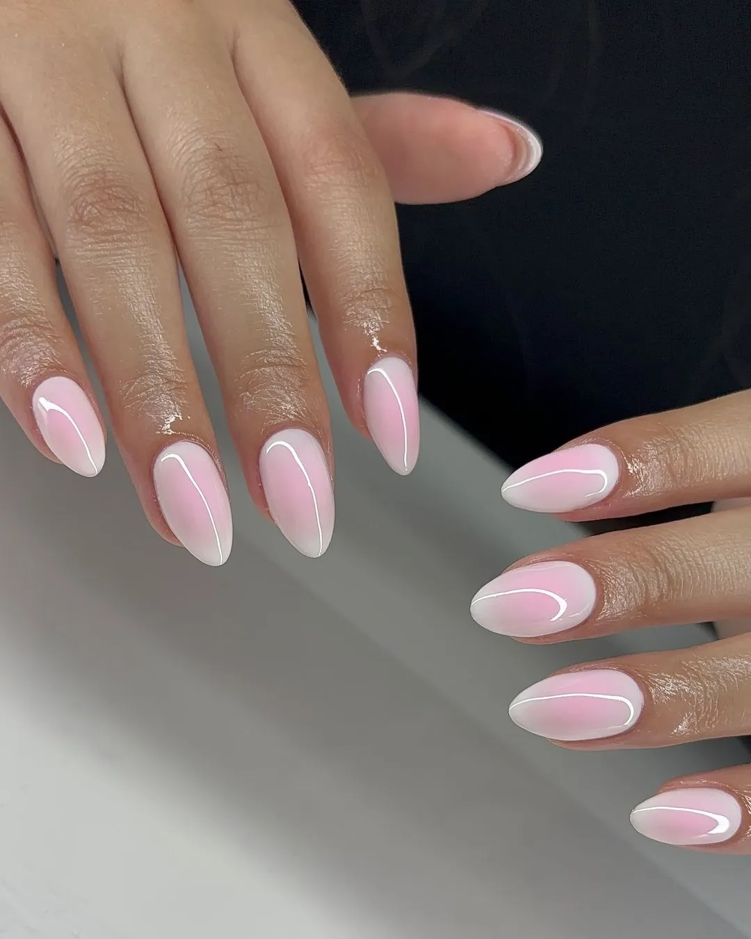 16. Soft pink aura nails