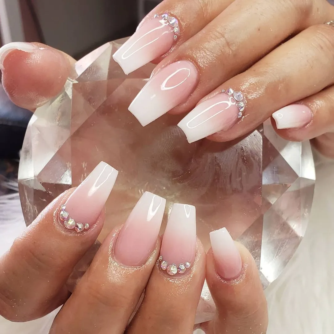 17. pink and white ombre acrylic nails