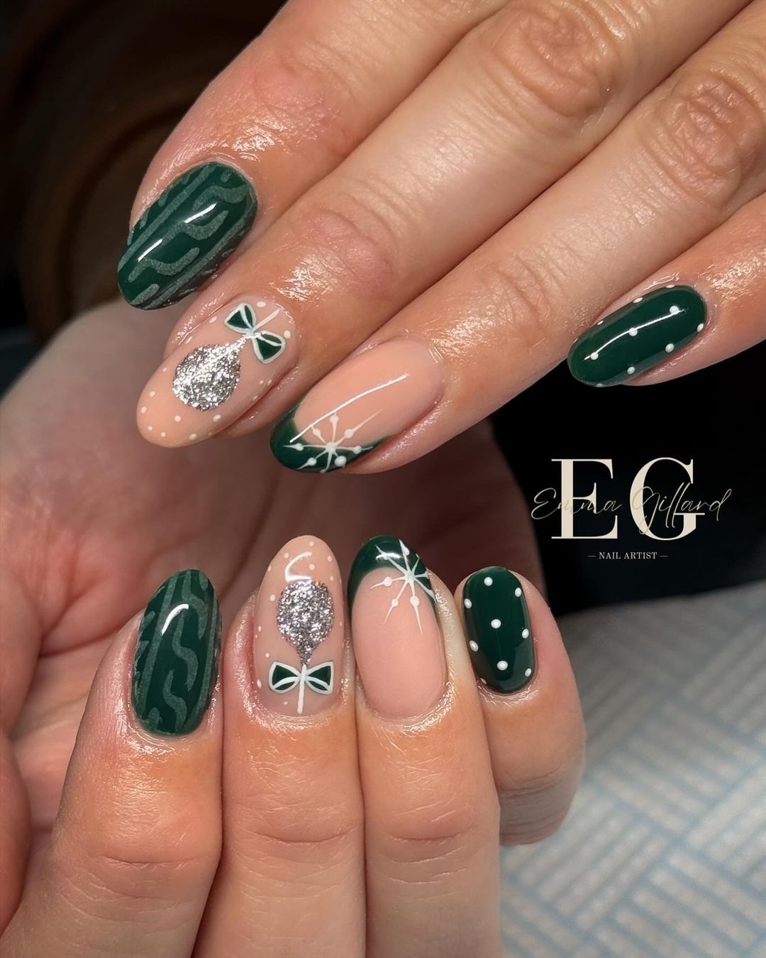 19. dark green nail designs for christmas