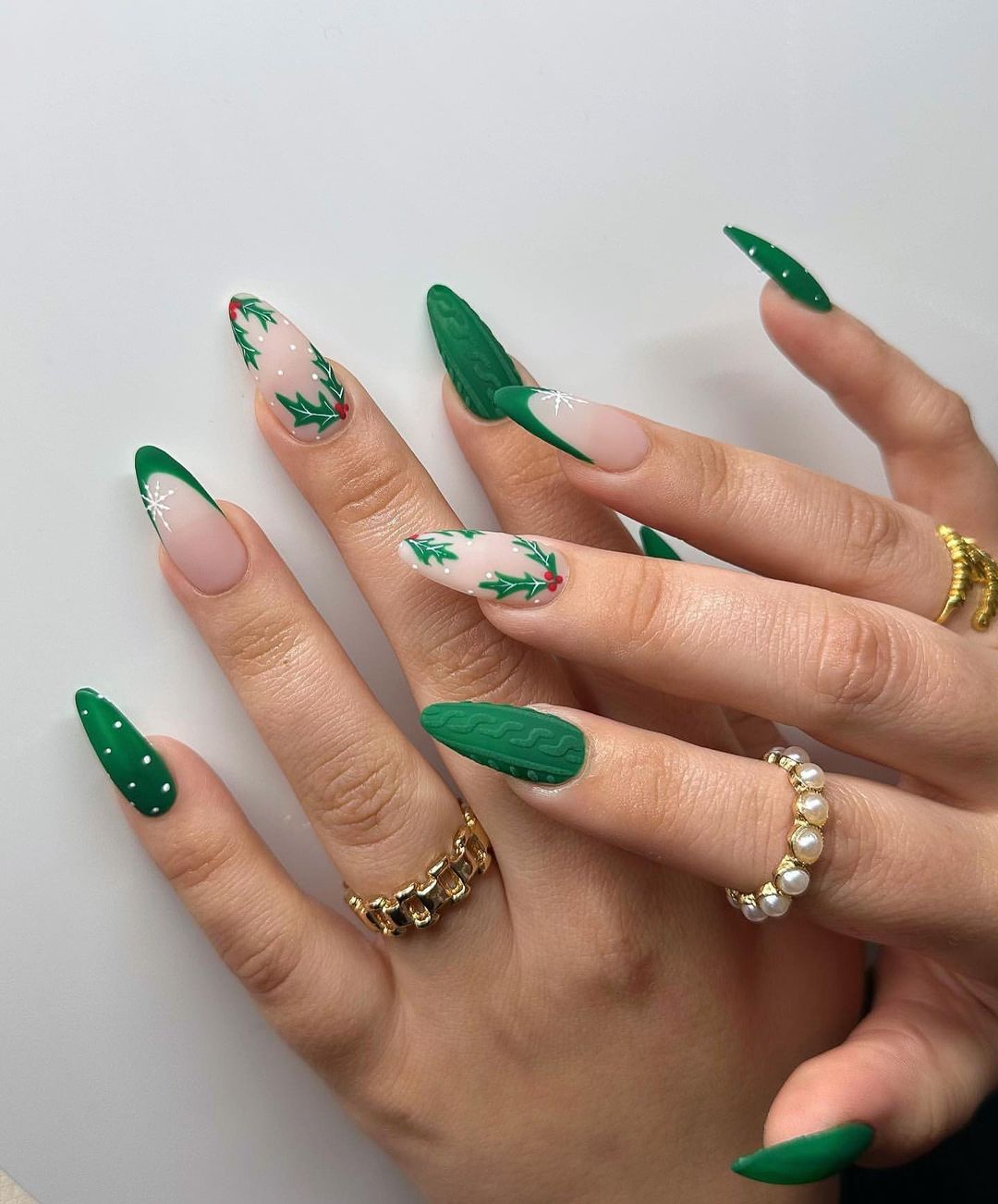 4. Green nails for Christmas with tree