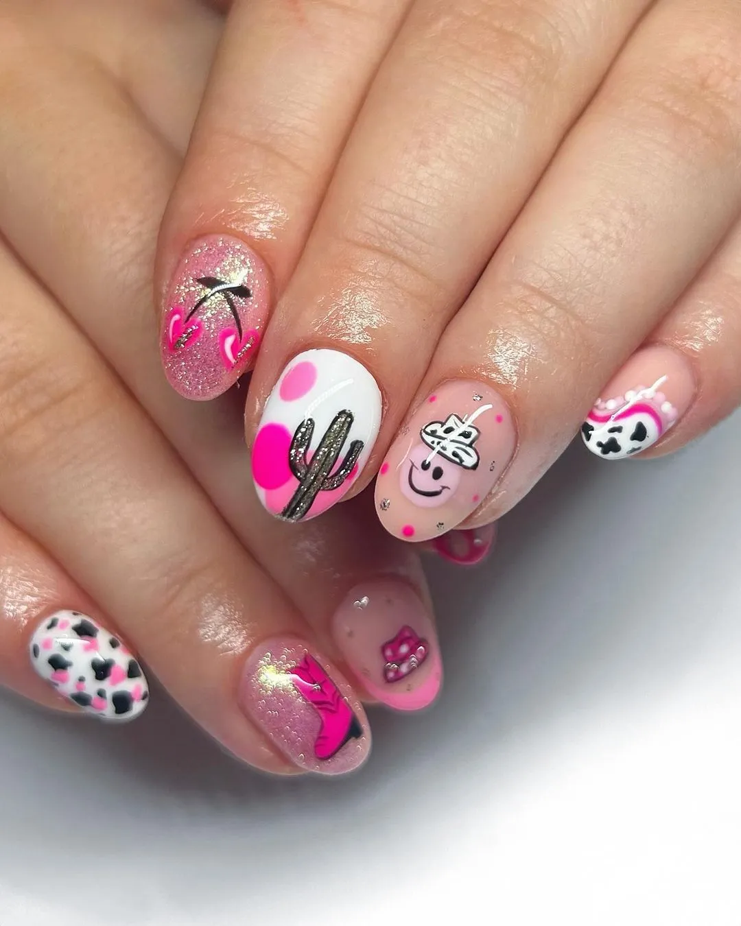 6. cute pink christmas nails design