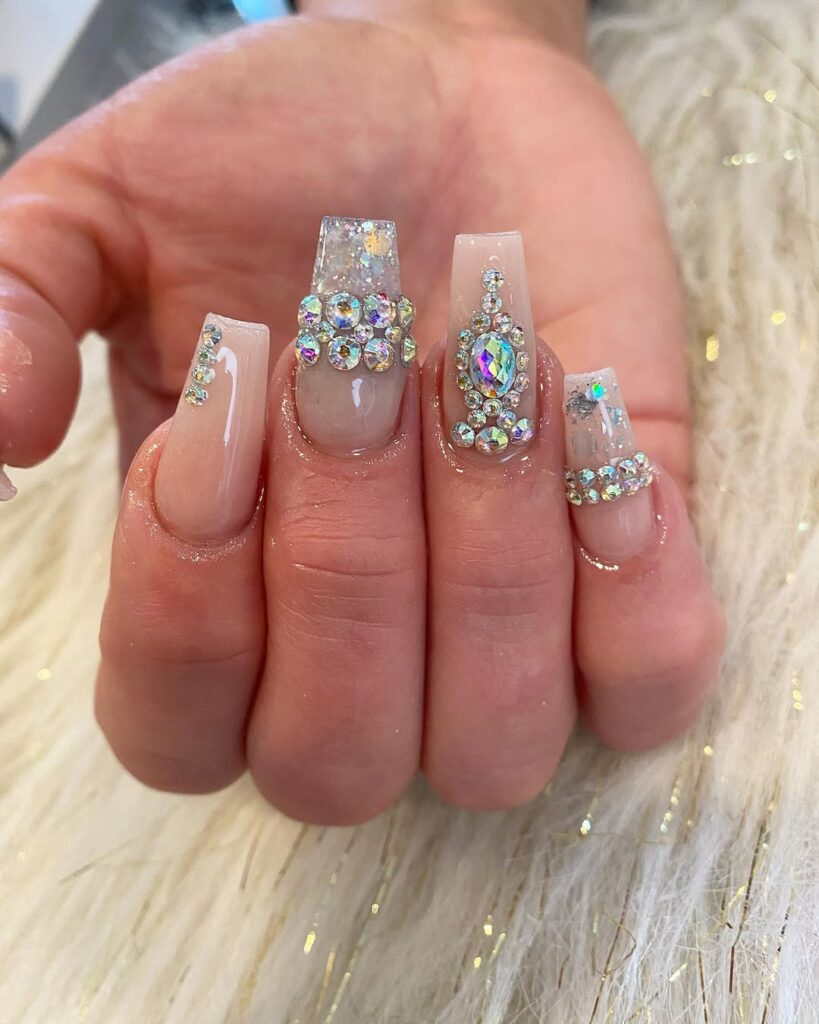 19. Attractive Rhinestone Nails